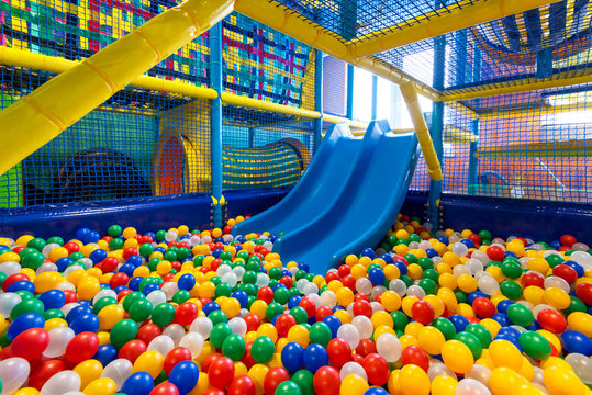 Why Every Family Entertainment Center Needs a Modern Indoor Playground